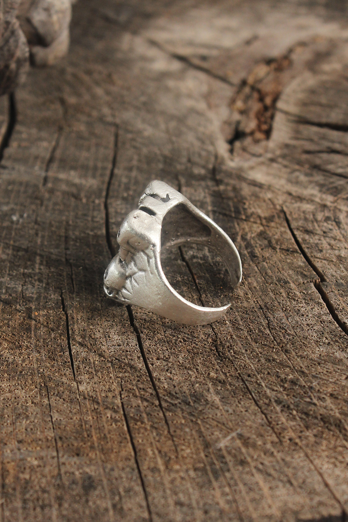 Antik Gümüş Renk Haç Kuru Kafa İşleme Ayarlanabilir Erkek Yüzük - Görsel 2