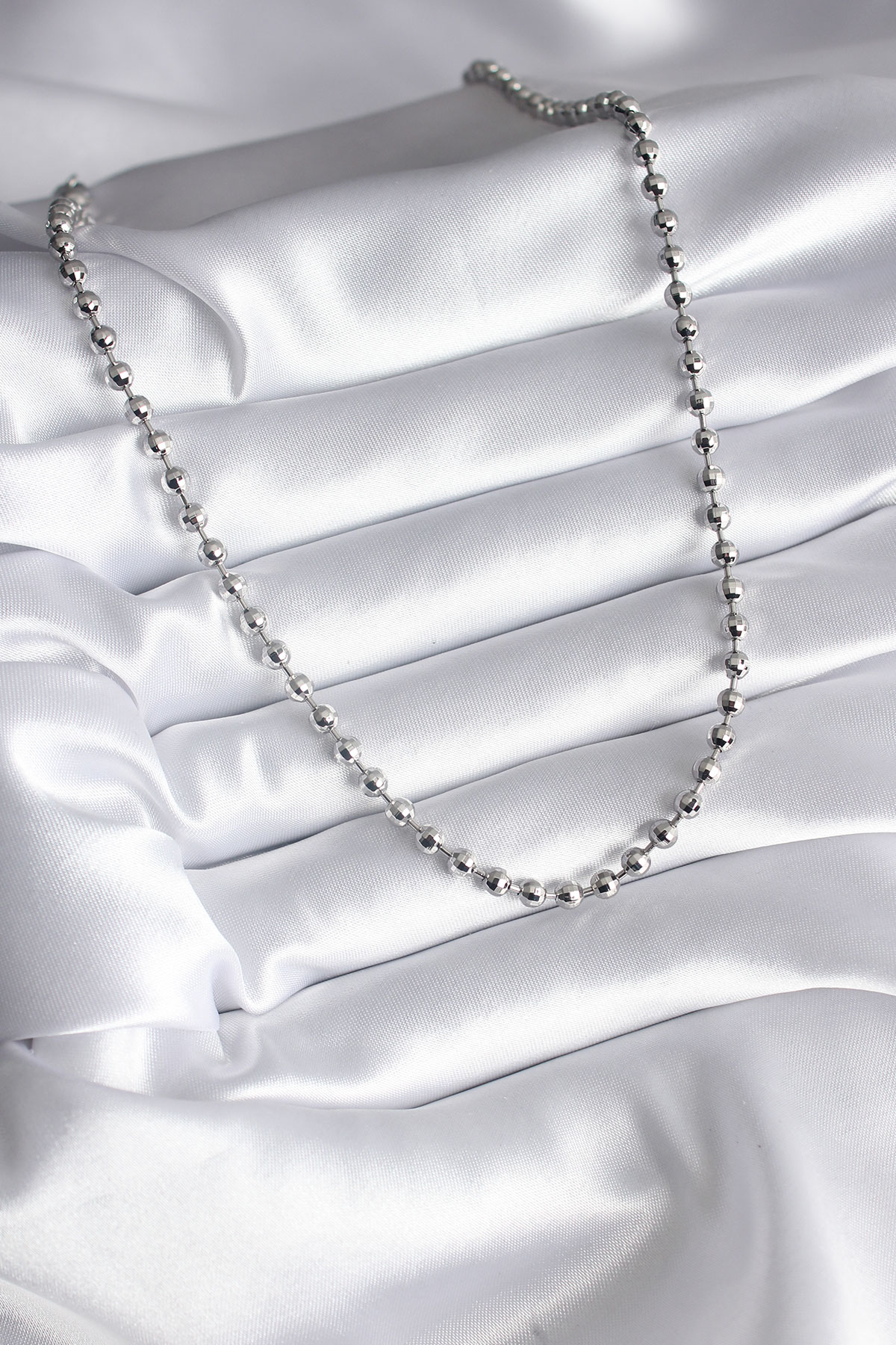 Pirinç Gümüş Renk Topçuk Detay Kadın Kolye - Görsel 2