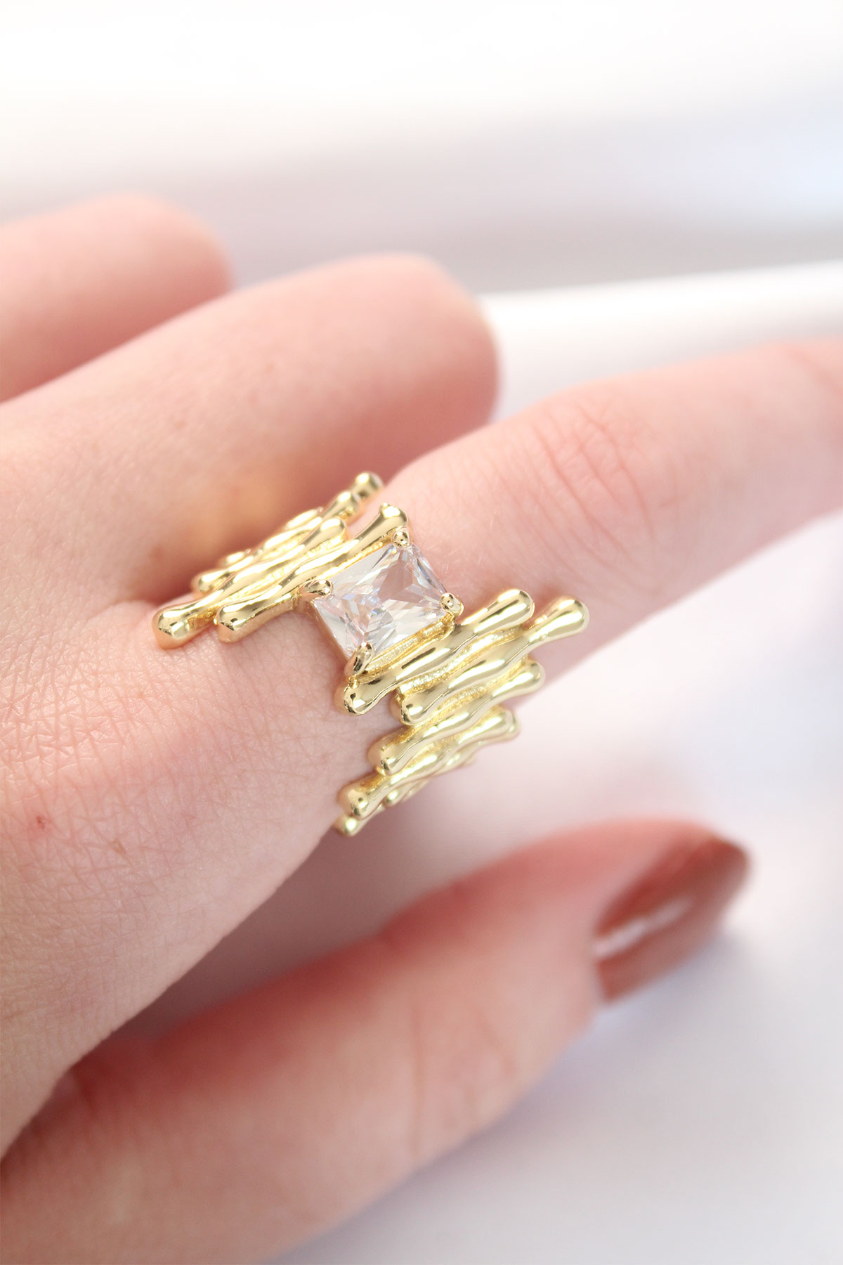 Gold Renk Tırtıklı Kalın Baget Taş Tasarım Ayarlanabilir Yüzük - Görsel 3