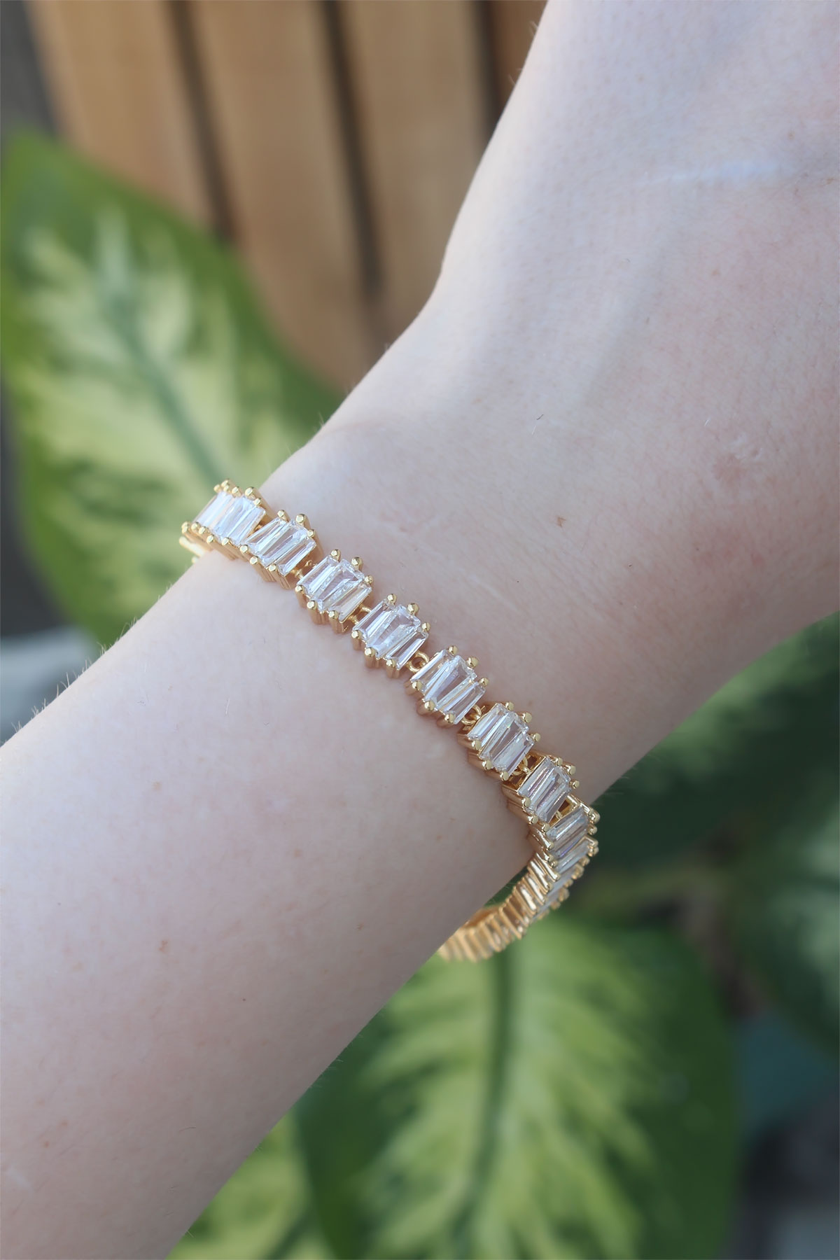 Vip Seri Pirinç Zirkon Taşlı Gold Renk Kare Su Yolu Model Bileklik - Görsel 2