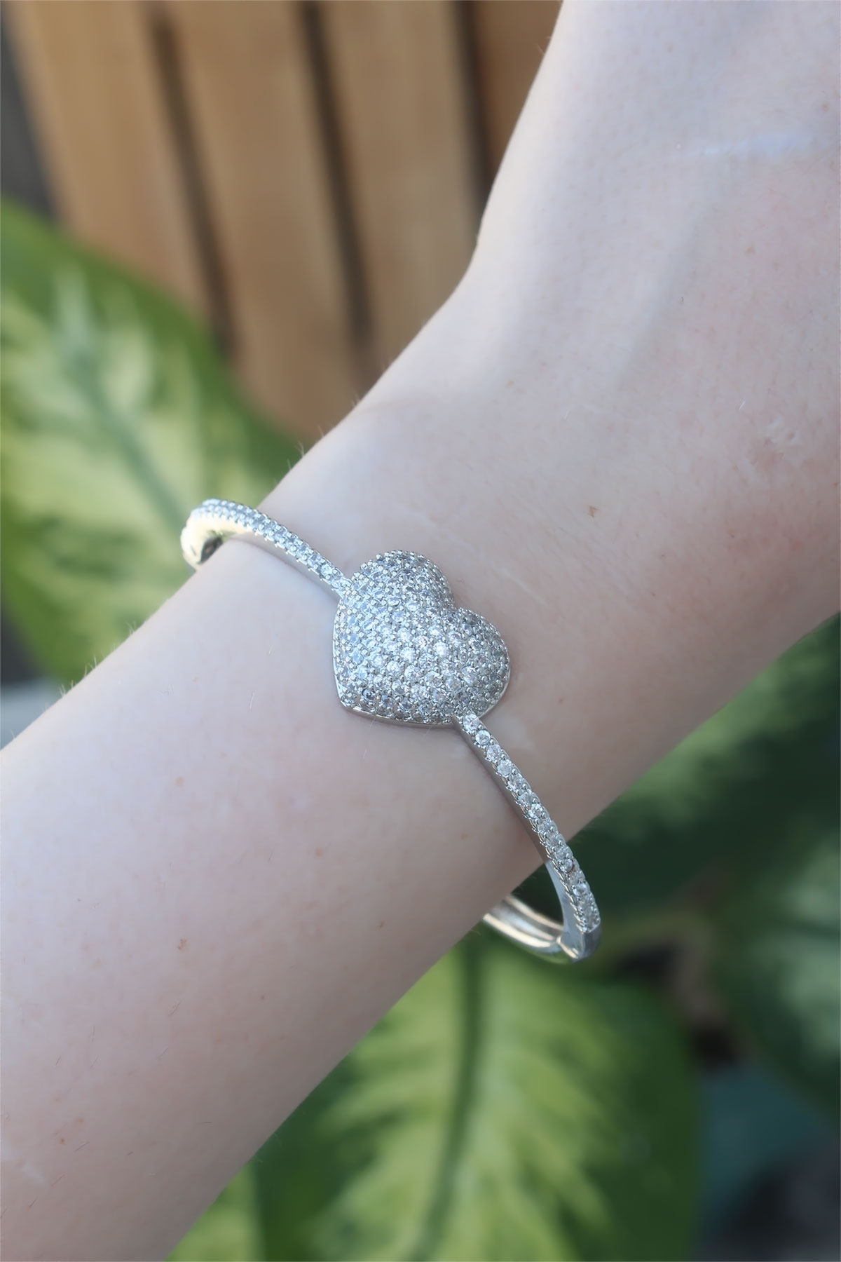 Vip Seri Pirinç Zirkon Taşlı Gümüş Renk Kalp Model Kelepçe - Görsel 2