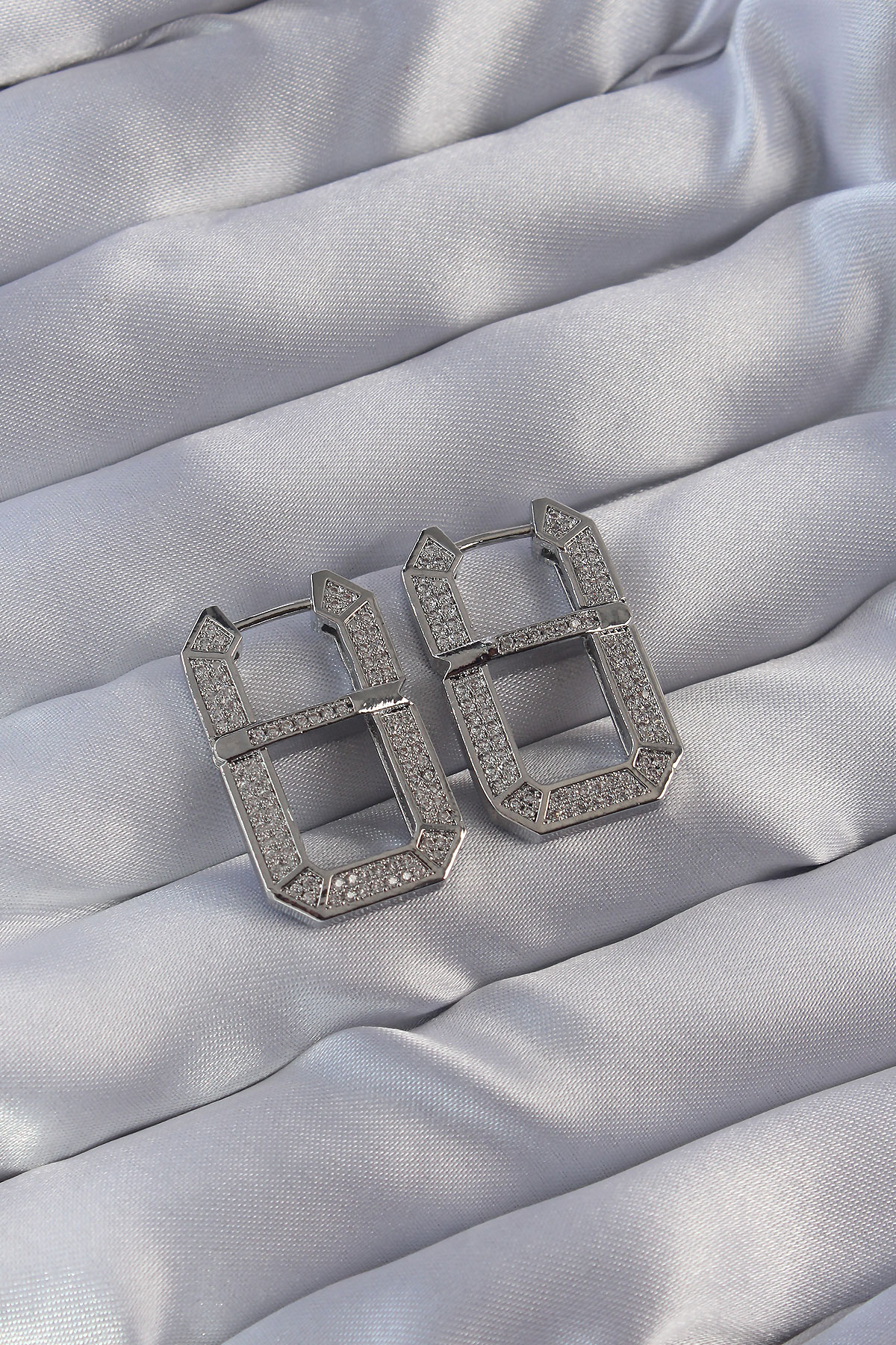 Vip Seri Pirinç Gümüş Renk Zirkon Taşlı Serenay Küpesi - Görsel 3