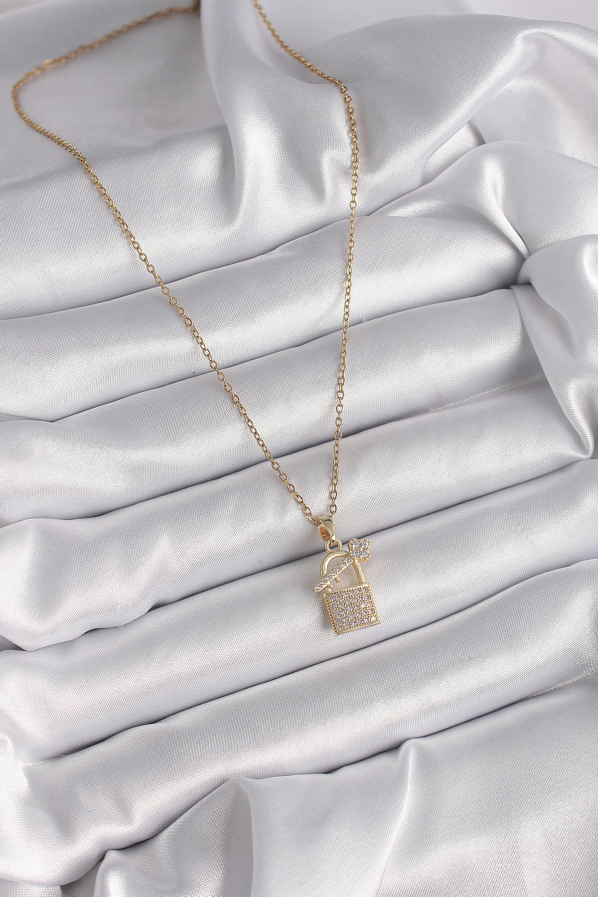 316L Çelik Gold Renk Zincir Zirkon Taşlı Asma Kilit Anahtar Model Kadın Kolye - Görsel 2