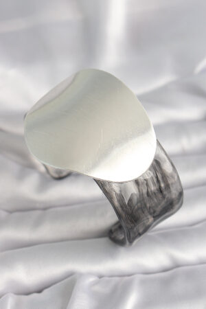 Siyah Mermer Desen Akrilik Pilastik Gümüş Plaka Model Vintage Kadın Bilezik