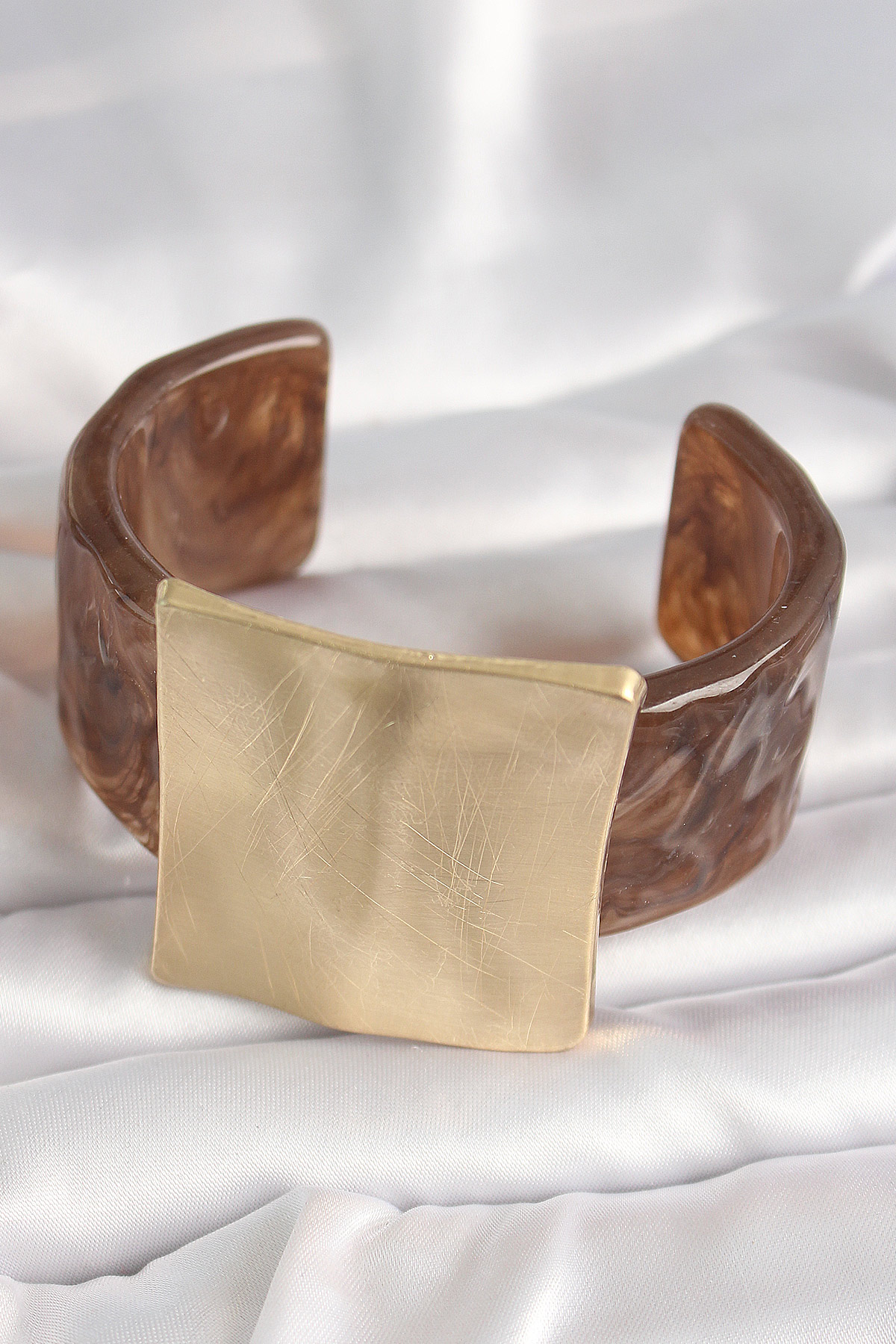 Kahverengi Mermer Desen Akrilik Plastik Gold Kare Plaka Model Vintage Kadın Bilezik - Görsel 2