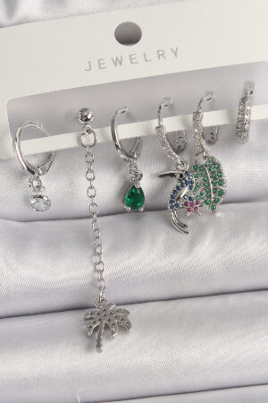 Pirinç Gümüş Renk Sallantı Zirkon Taşlı Ağaç Figür Çoklu Kadın Küpe Seti