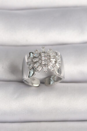 Pirinç Gümüş Renk Ayarlanabilir Baget Zirkon Taş Model Kadın Yüzük