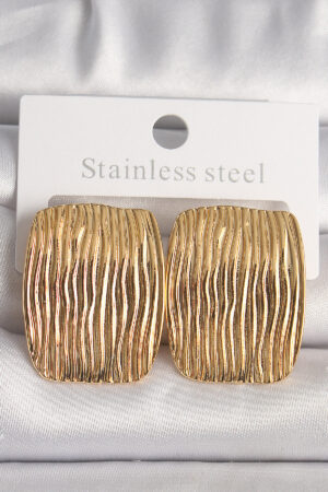 Pirinç Gold Renk İşlemeli Kare Plaka Model Kadın Küpe