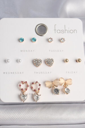 Pirinç Gold Renk Zirkon Taşlı Kalp Beyaz Mineli Fiyonk Figür 7 Çift Kadın Küpe Seti