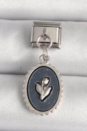 316L Çelik Gümüş Renk Çiçek İşlemeli Siyah Portre Model Nomination Charm