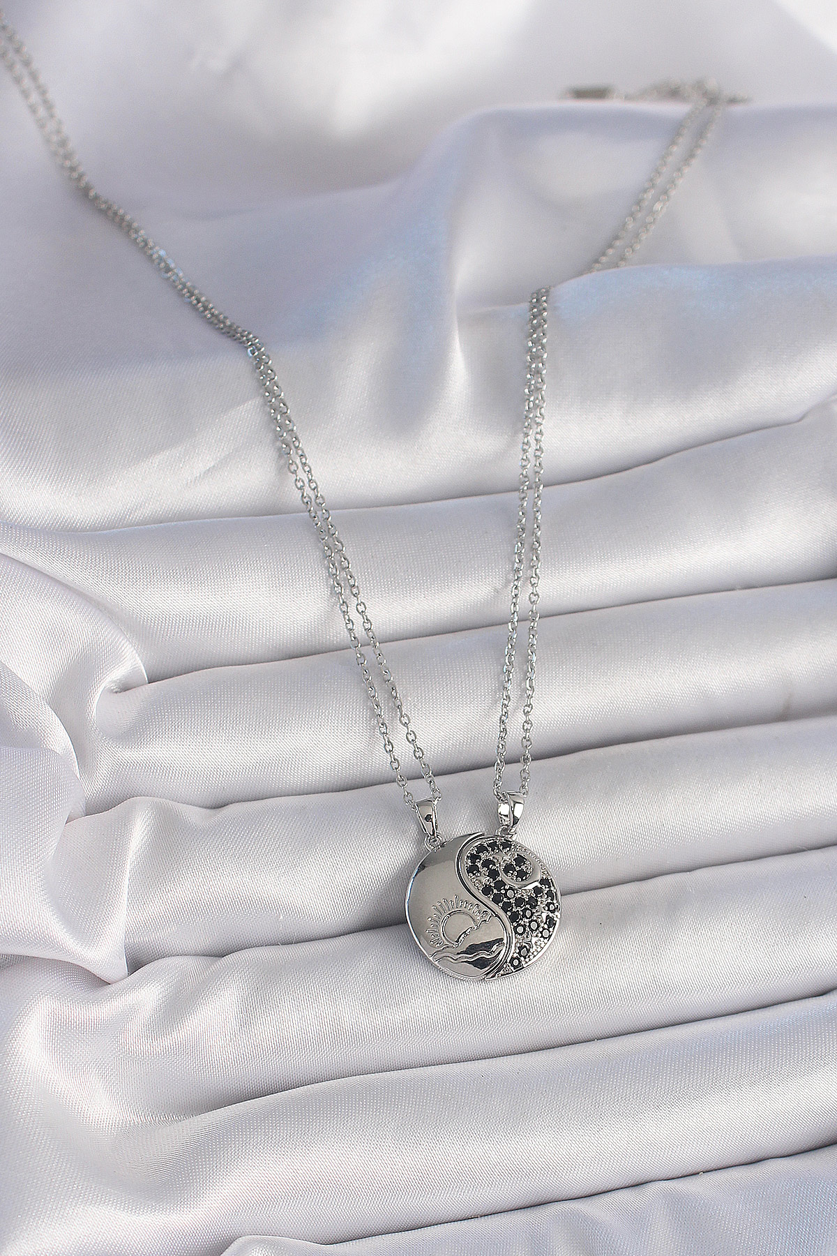 316L Çelik Gümüş Renk Zincir Zirkon Taşlı Ying Yang Model Gün Batımı İşlemeli Arakdaşlık Kadın Kolye - Görsel 3