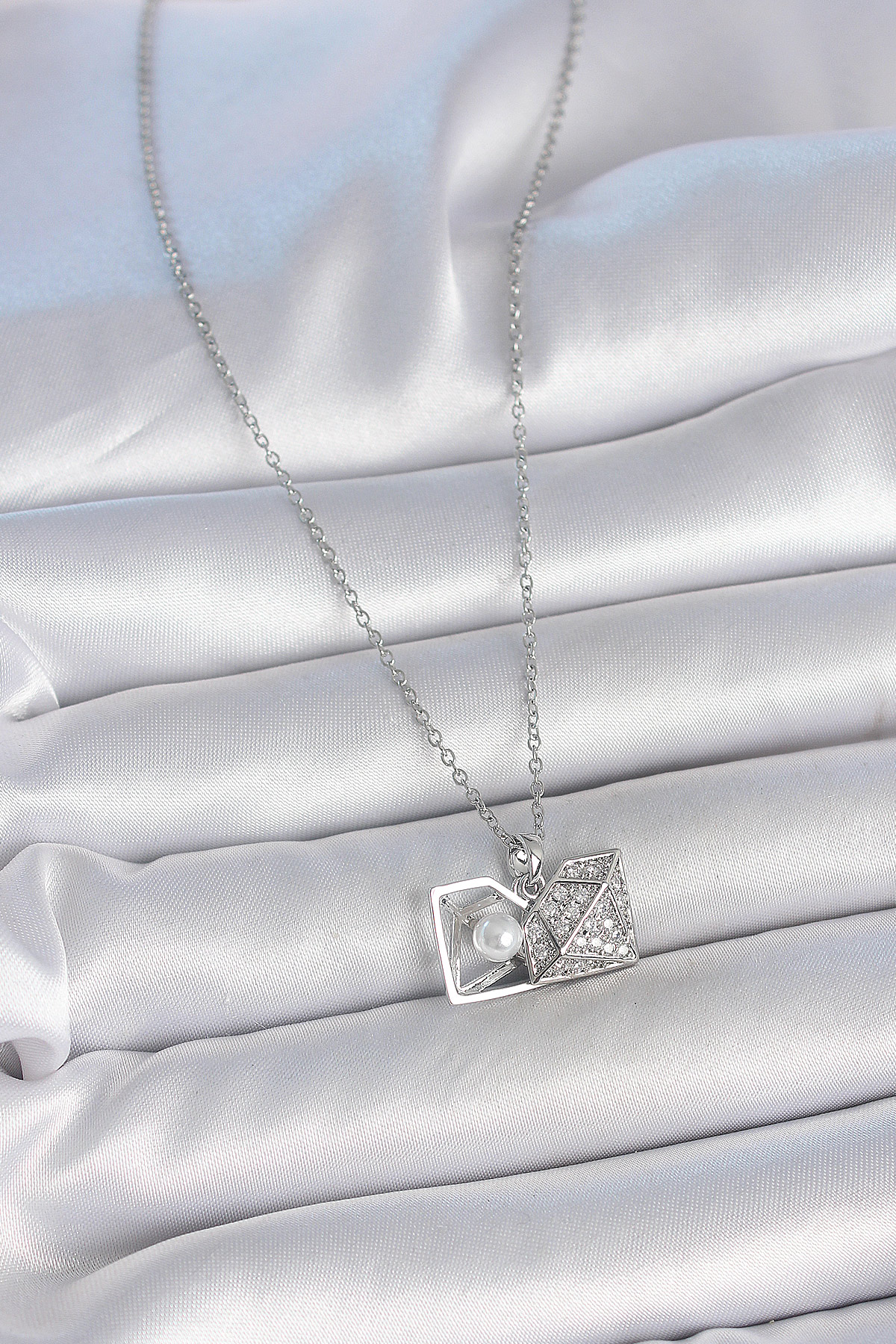 316L Çelik Gümüş Renk Zincir Zirkon Taşlı İncili Açılır Elmas Model Kadın Kolye - Görsel 2