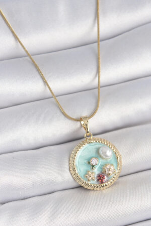 316L Çelik Gold Renk Zincir Mavi Mineli İnci Çiçek İşlemeli Zirkon Taş Detaylı Madalyon Model Kadın Kolye