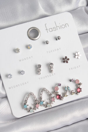 Pirinç Gümüş Renk Zirkon Taşlı Damla Model Çiçek Detay 7 Çift Kadın Küpe Seti