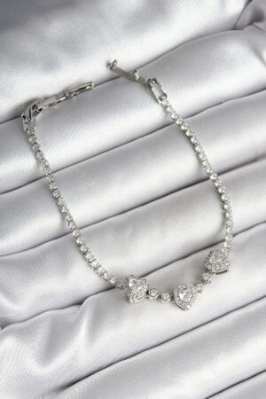 Pirinç Sıralı Kalp Figürlü Zirkon Taşlı Gümüş Renk Kadın Bileklik