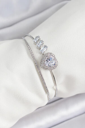 Pirinç Gümüş Renk Kalpli Zirkon Taşlı Kadın Bileklik