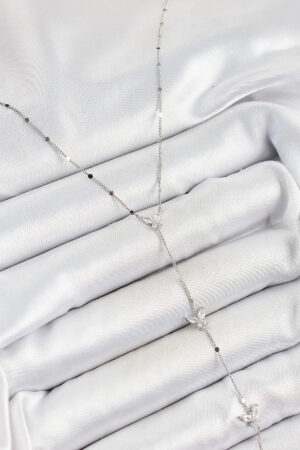 Pirinç Zirkon Taşlı Sıralı Kelebek Figürlü Y Model Gümüş Renk Kadın Kolye