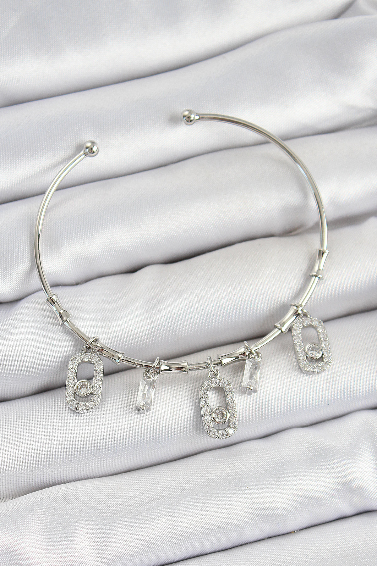 Pirinç Zirkon Taşlı Dikdörtgen Model Gümüş Renk Charm Bileklik