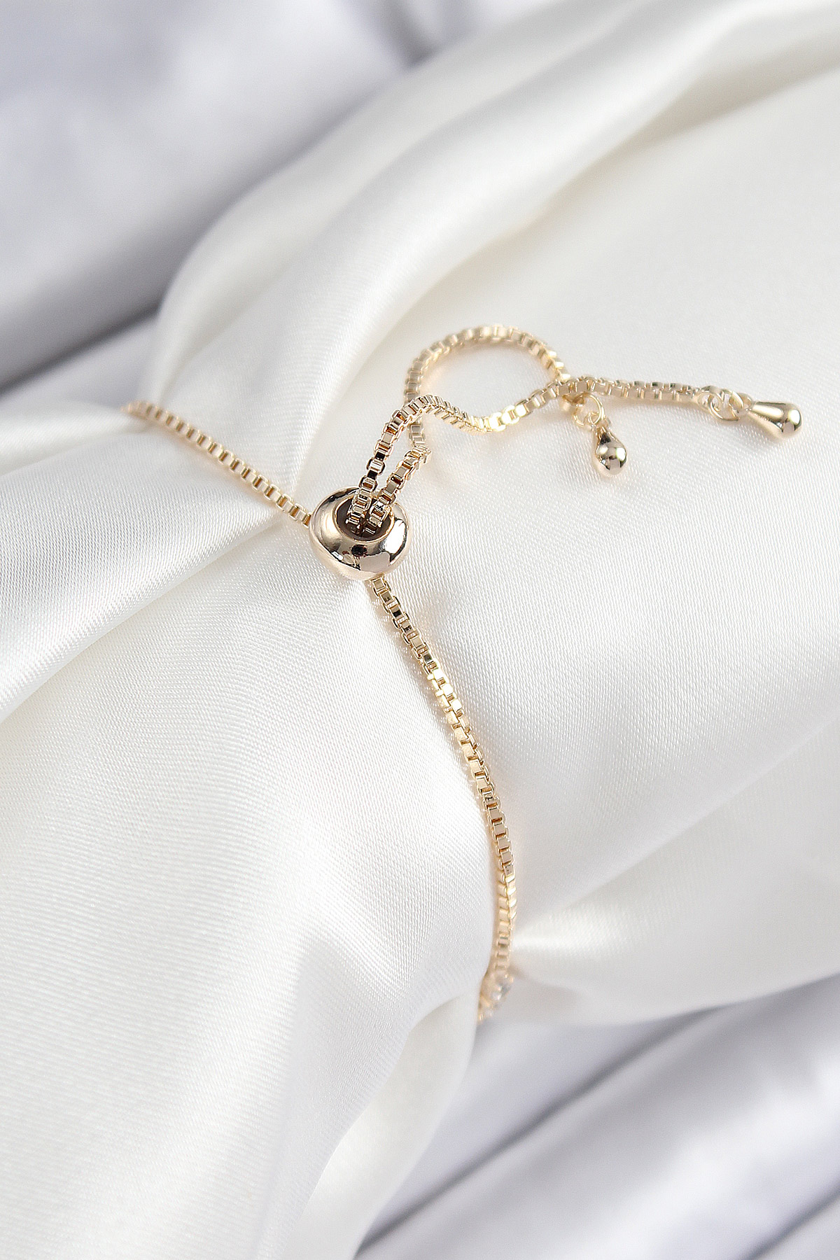 Pirinç Zirkon Taşlı X Detaylı Su Yolu Model Gold Renk Asansörlü Kadın Bileklik - Görsel 2