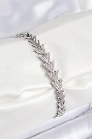 Pirinç Zirkon Taşlı Sıralı Ok Model Gümüş Renk Kadın Bileklik