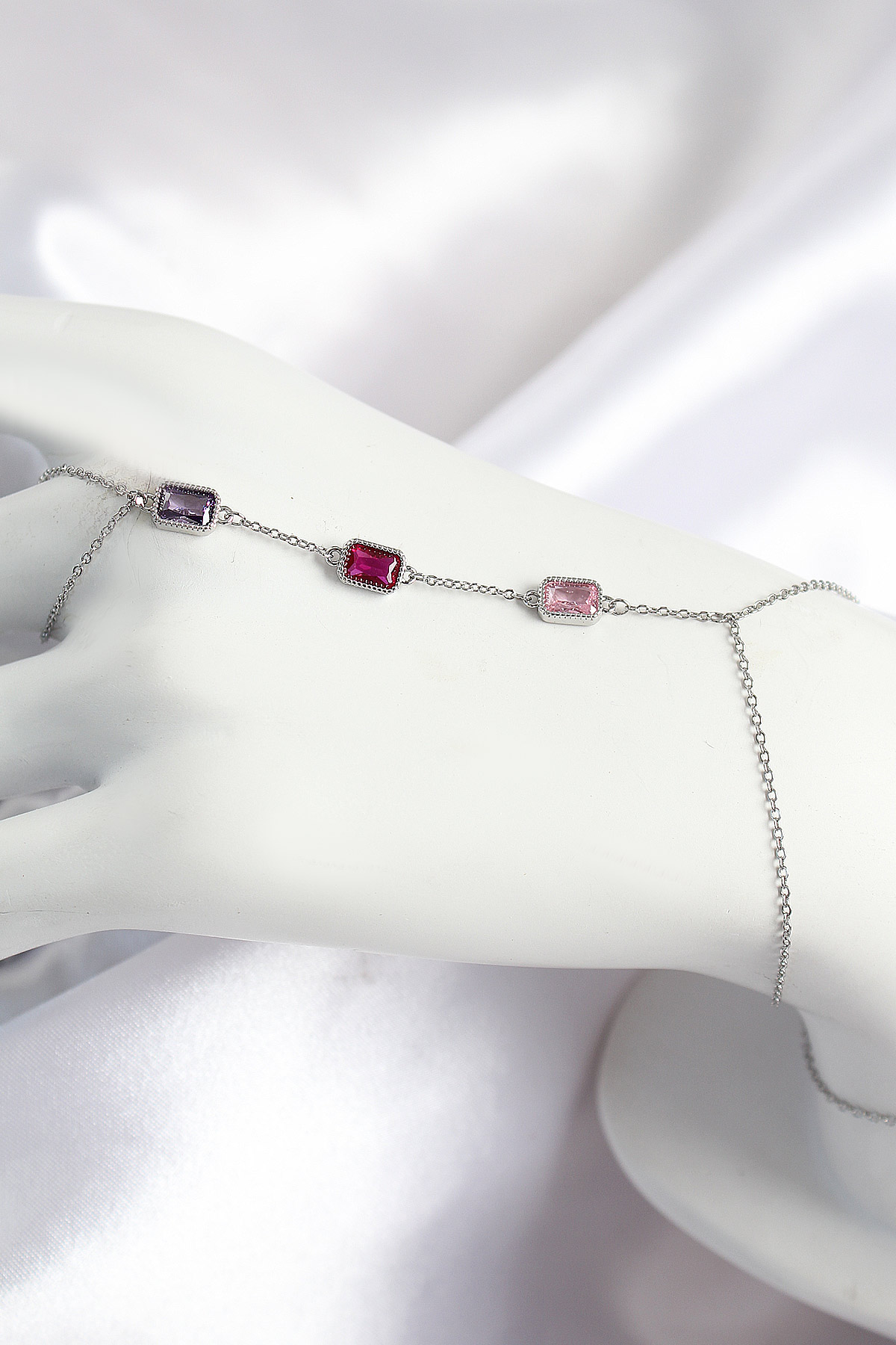 Pirinç Renkli Zirkon Taşlı Dikdörtgen Model Gümüş Renk Kadın Şahmeran