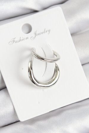 Pirinç Halka Model Gümüş Renk Sağ Kıkırdak Küpe