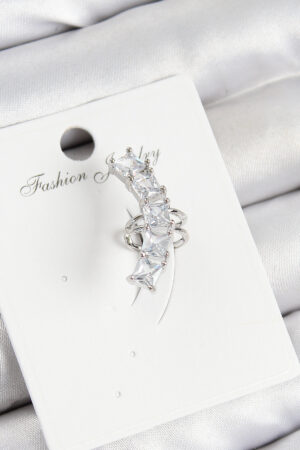 Pirinç Zirkon Taşlı Model Gümüş Renk Sağ Kıkırdak Küpe