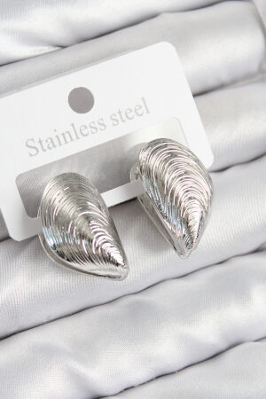 Pirinç İstiridye Model Gümüş Renk Kadın Küpe