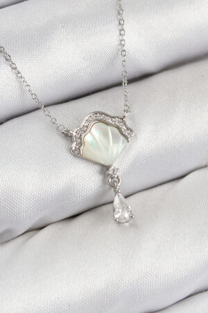 Pirinç Zirkon Taşlı İstiridye Model Gümüş Renk Kadın Kolye