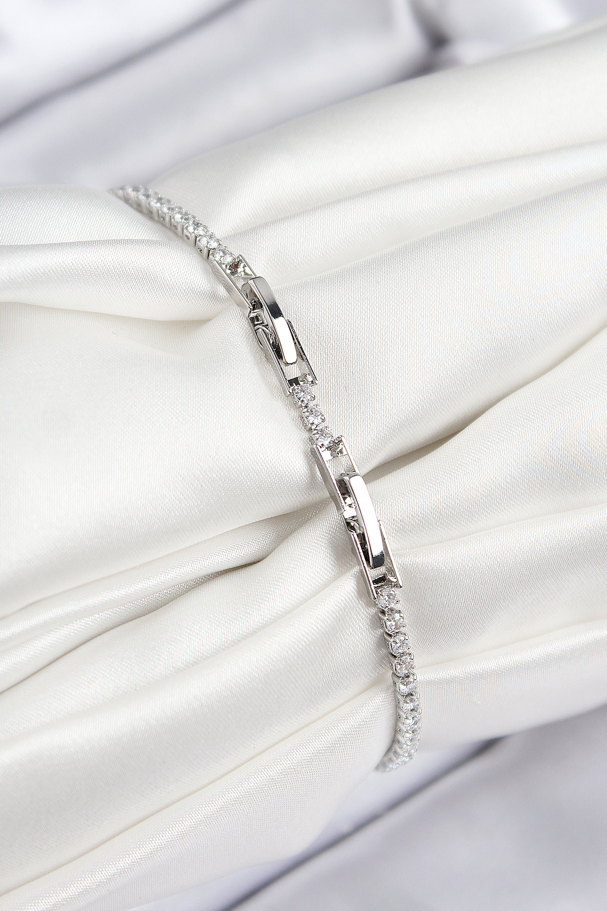 Pirinç Zirkon Taşlı Sonsuzluk Kalp Model Gümüş Renk Kadın Bileklik - Görsel 2