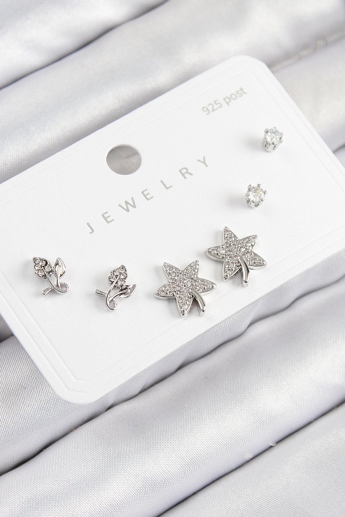 Pirinç Zirkon Taşlı Yıldız Ve Gül Model Gümüş Renk 925 Ayar Gümüş Çivi Kadın Küpe Set