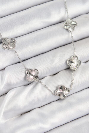 Pirinç VIP Yonca Model Gümüş Renk Kadın Kolye