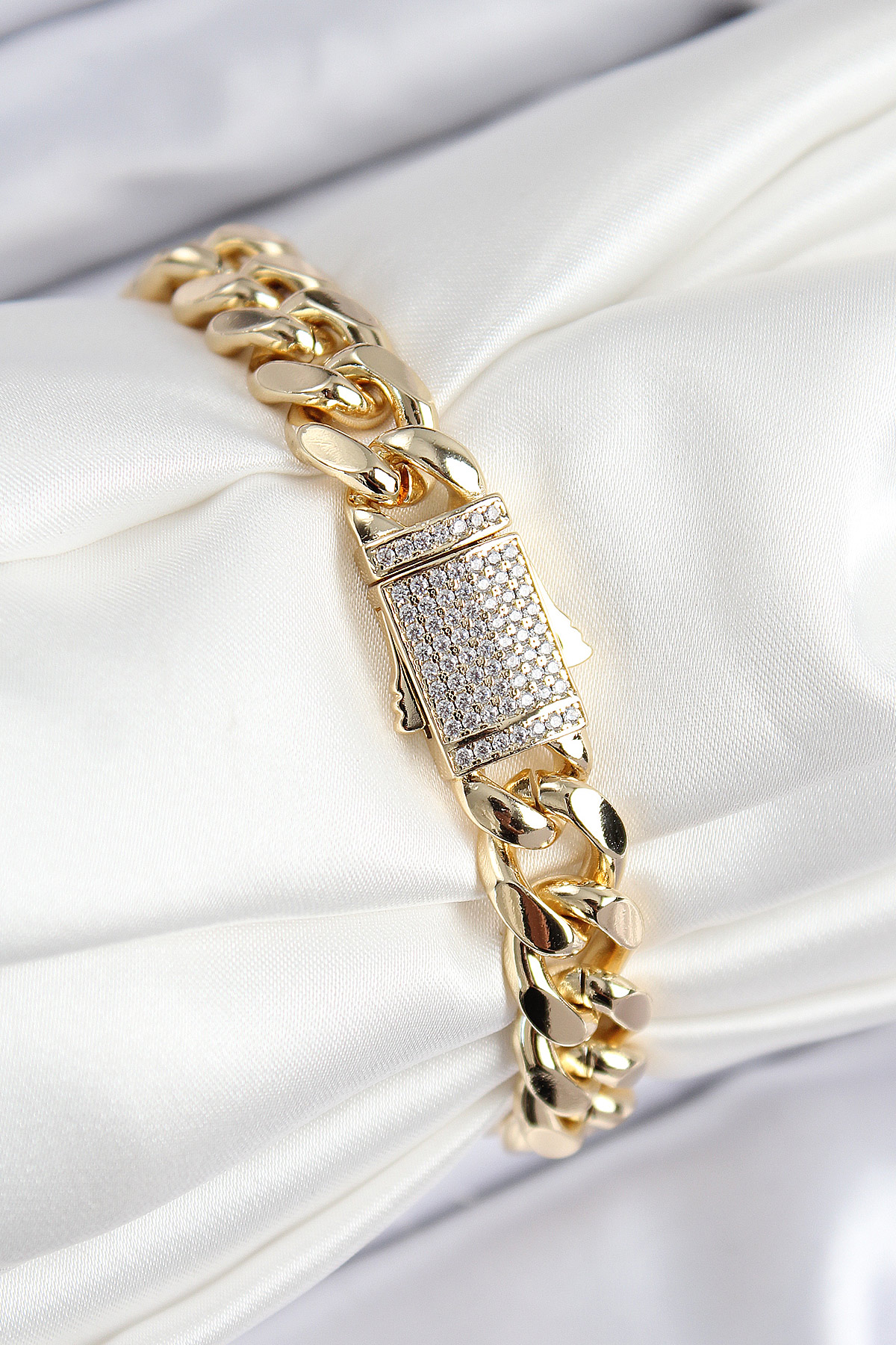 VIP Pirinç Zirkon Taşlı Klasik Zincir Model Gold Renk Kadın Bileklik - Görsel 2