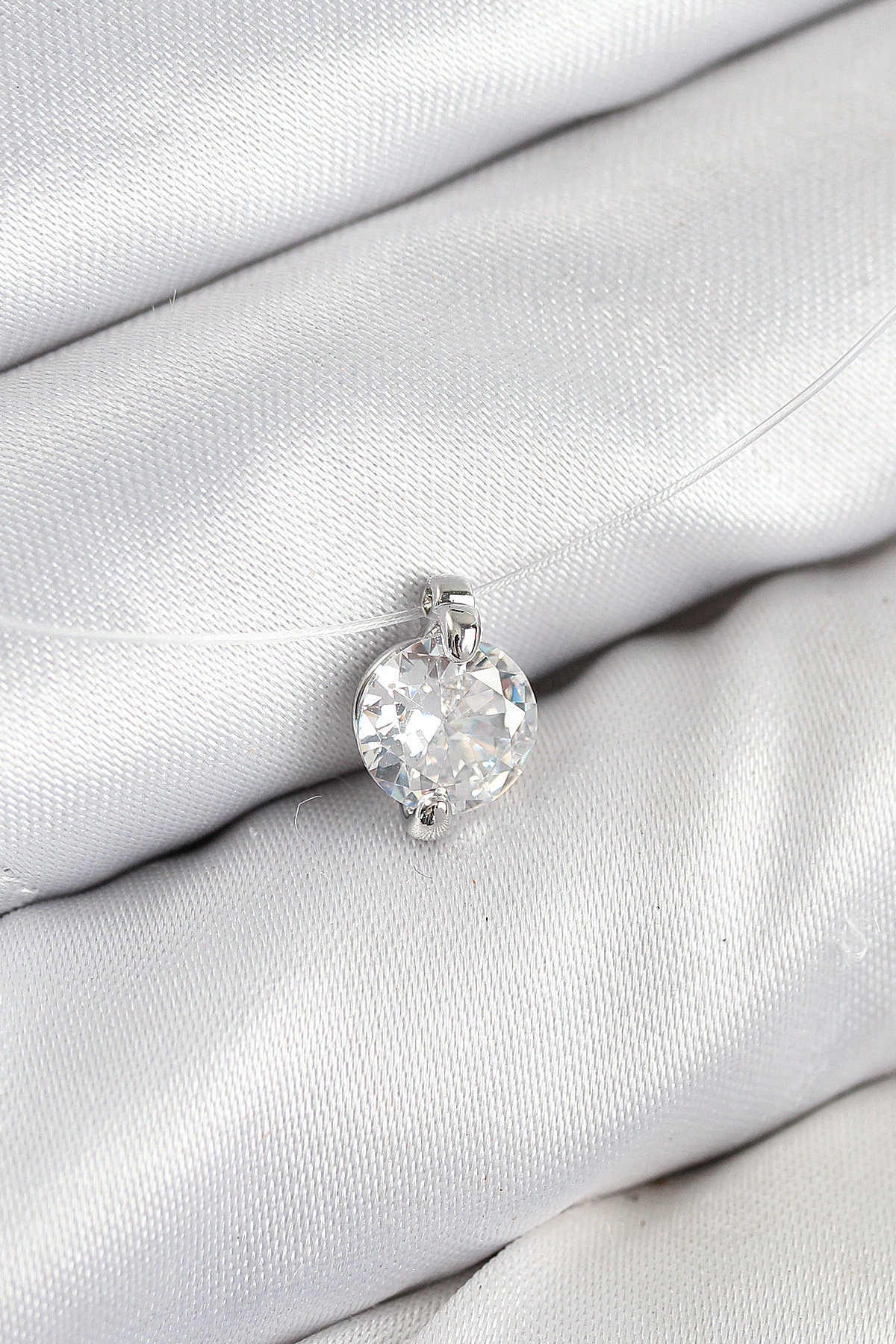 Misineli Zirkon Taşlı Model Gümüş Renk Hayalet Kolye