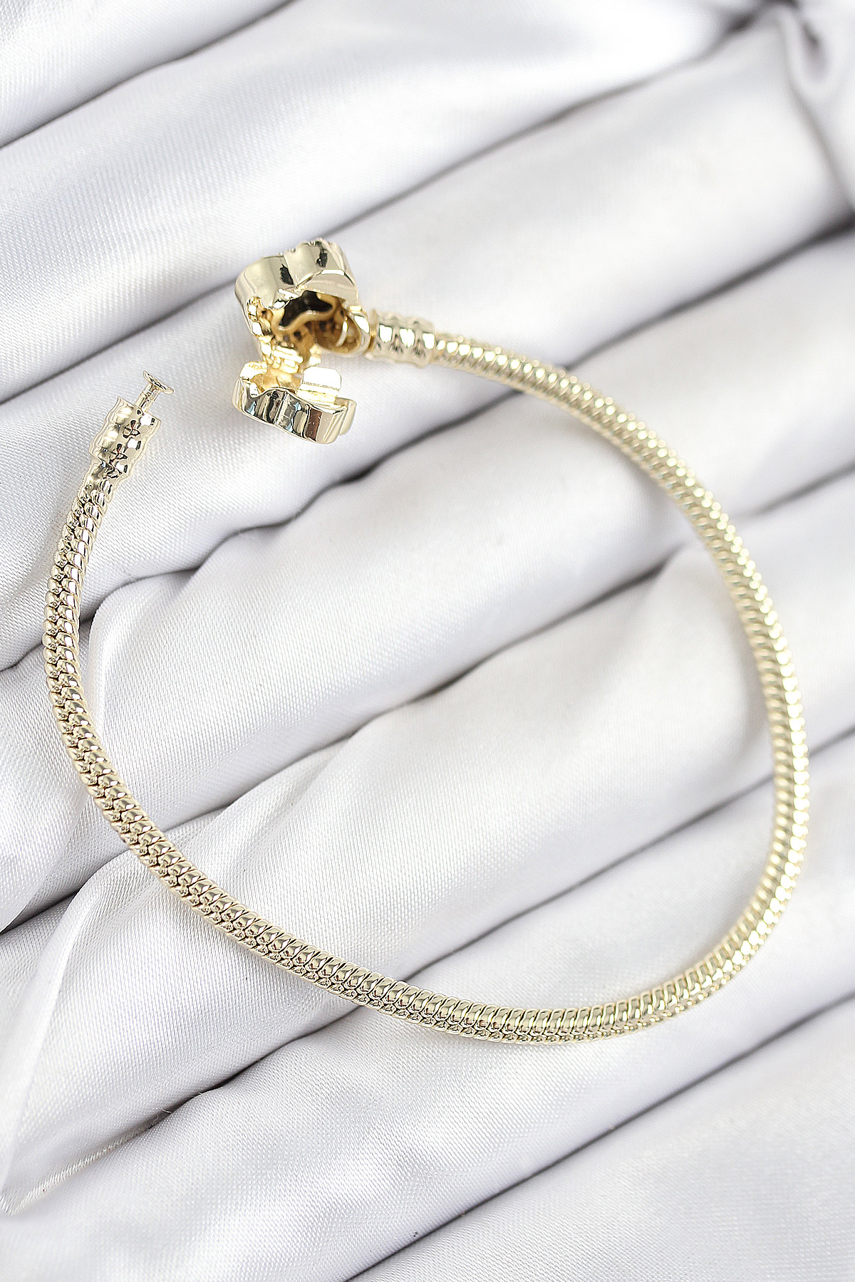 Pirinç Charm Zirkon Taşlı Yonca Model Gold Renk Kadın Bileklik - Görsel 2