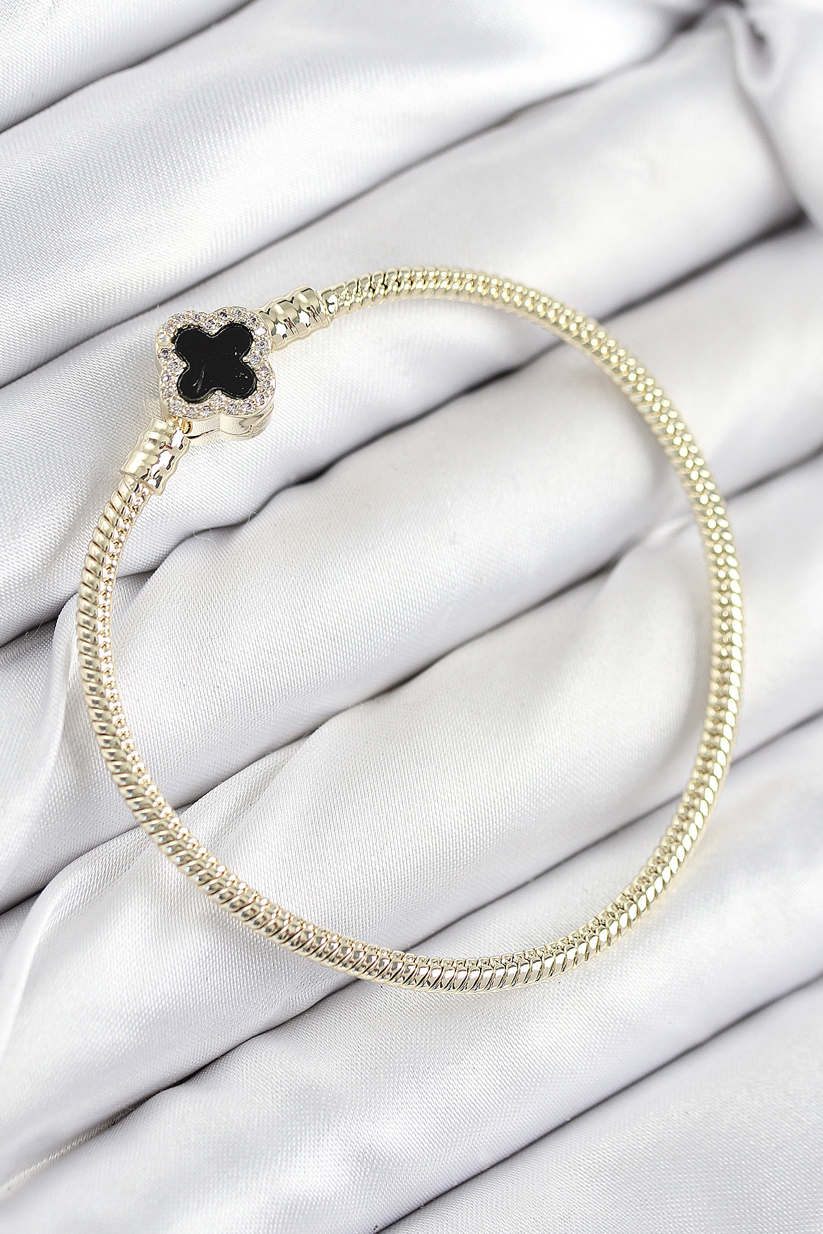 Pirinç Charm Zirkon Taşlı Yonca Model Gold Renk Kadın Bileklik