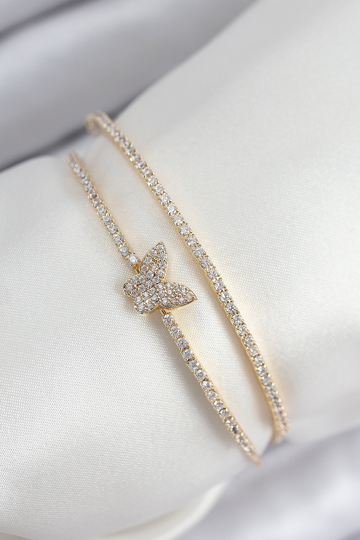 Pirinç Zirkon Taşlı Kelebek Model Gold Renk Kadın Bileklik