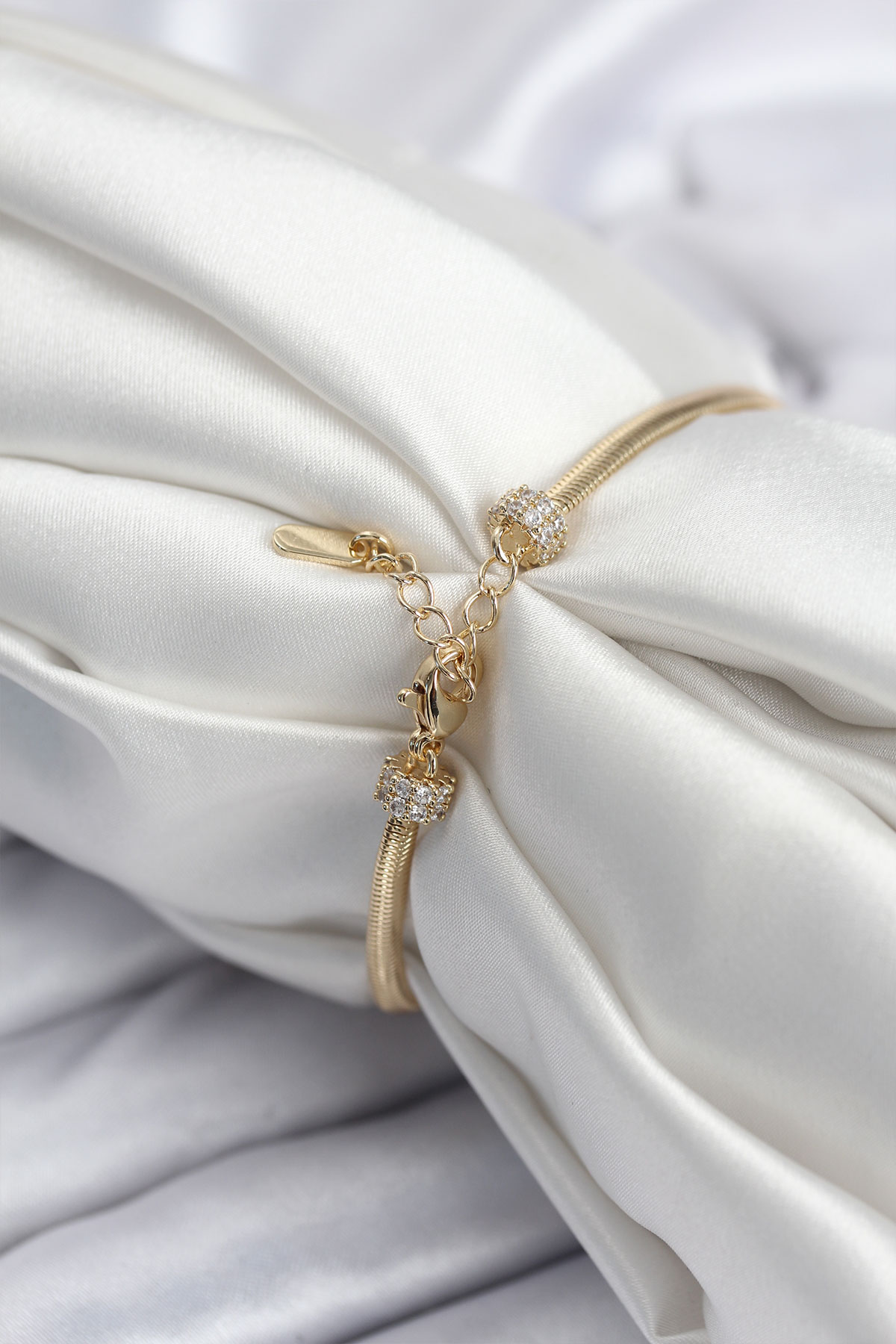 Pirinç VIP Seri Gold Renk Kutup Yıldızı Model Kadın Bileklik - Görsel 2