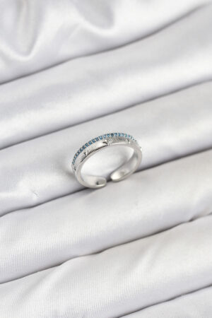 Pirinç Gümüş Renk Sıralı Zirkon Taşlı Kutup Yıldızı Model Kadın Yüzük