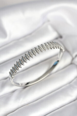 Gümüş Renk Zirkon Taşlı Pirinç Kadın Kelepçe