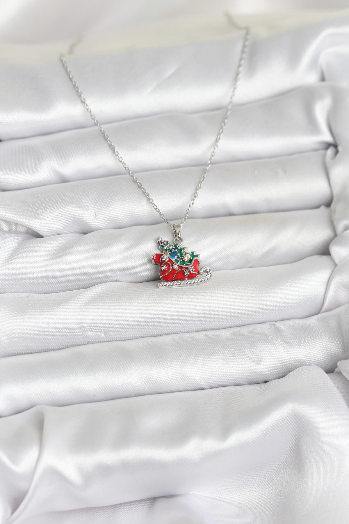 316L Çelik Zincir Gümüş Renk Kızak ve Çam Ağacı Figürlü Yılbaşı Temalı Kadın Kolye - Görsel 2