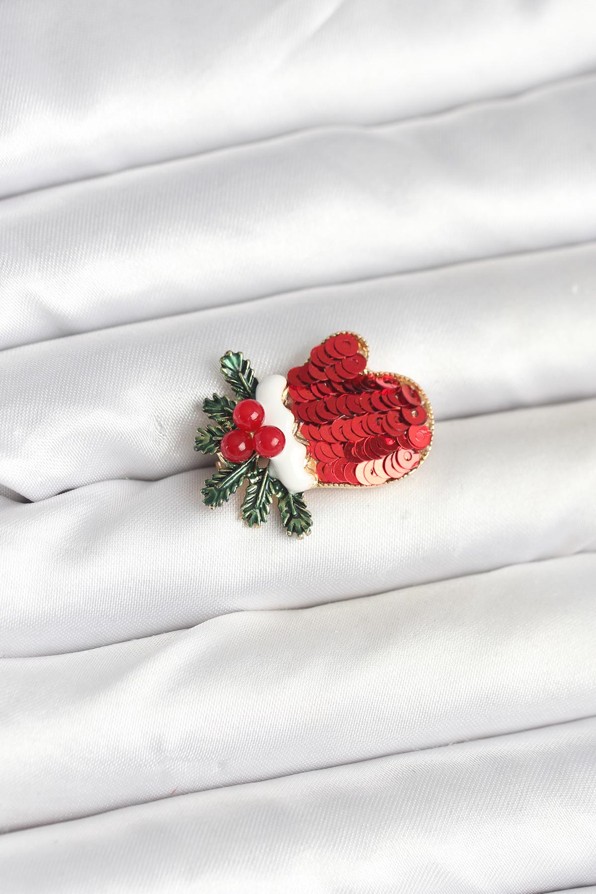 Kırmızı Model Yılbaşı Temalı Broş