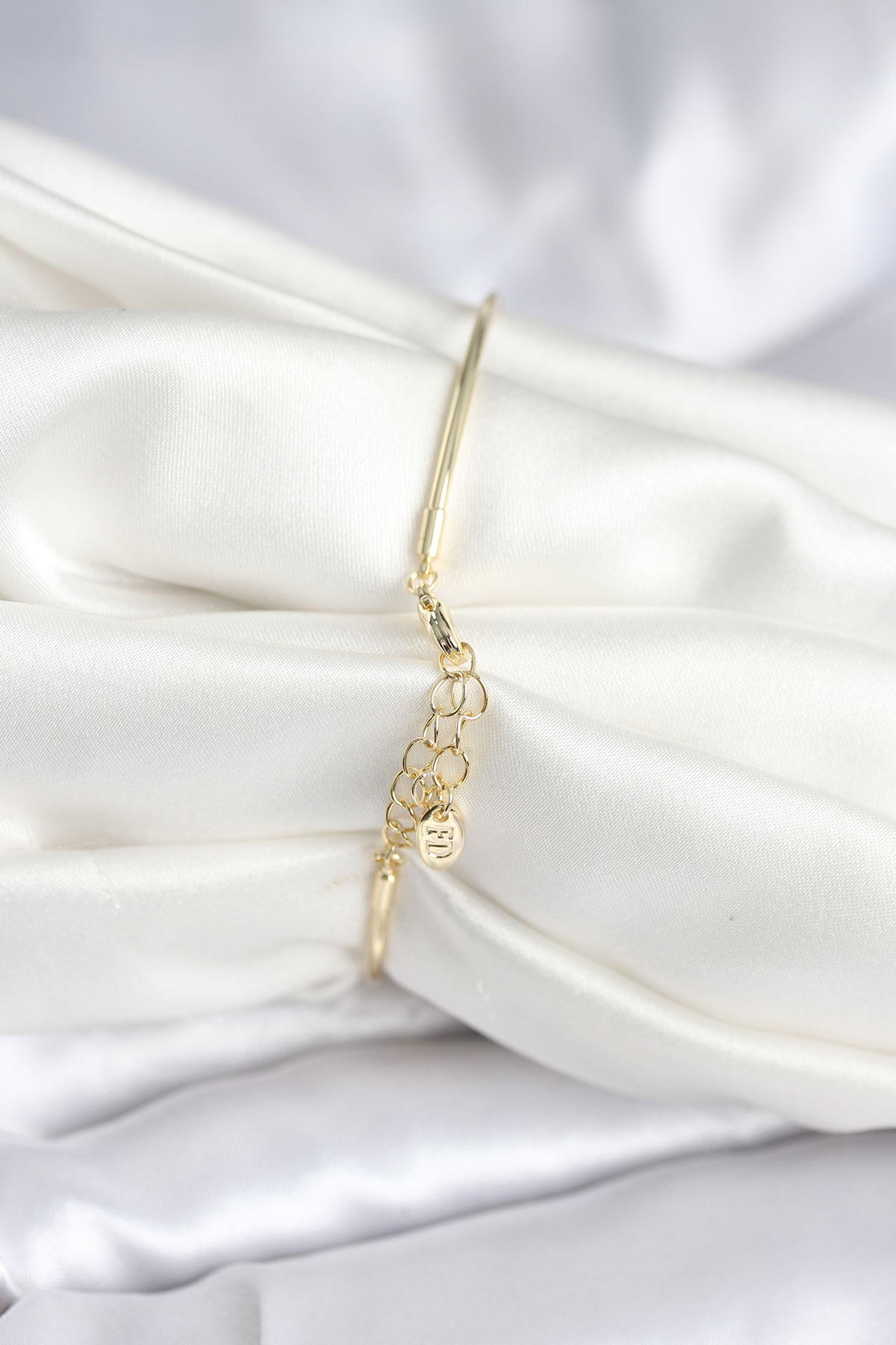 Beyaz Sedefli Yonca Model Gold Renk Kadın Bileklik - Görsel 2