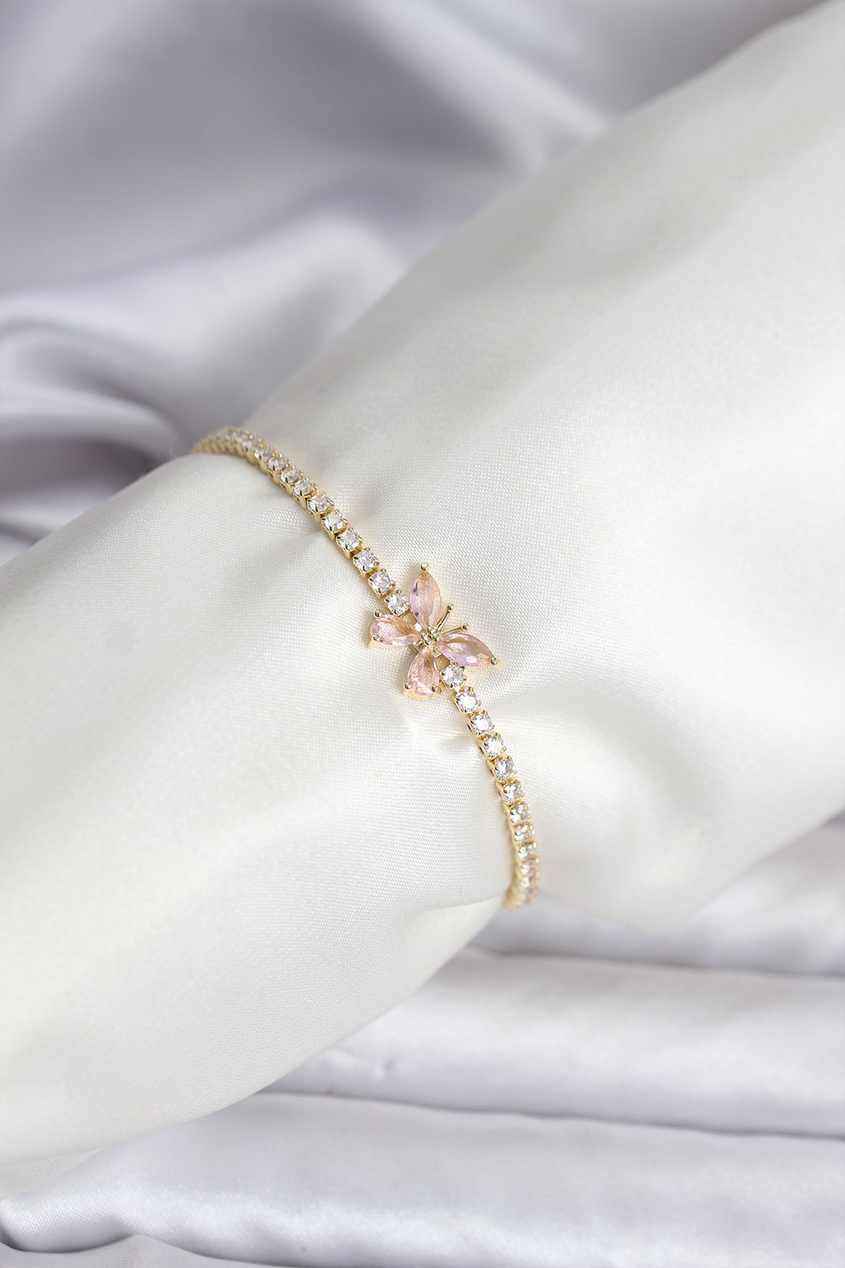 Kelebek Model Zirkon Taşlı Gold Renk Pirinç Su Yolu Kadın Bileklik