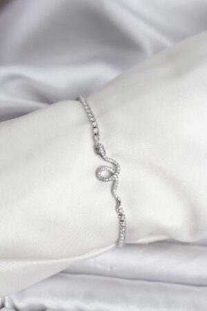 Yılan Model Zirkon Taşlı Gümüş Renk Pirinç Su Yolu Kadın Bileklik