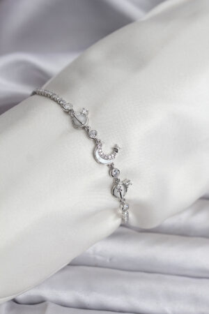 Charmlı Model Zirkon Taşlı Gümüş Renk Su Yolu Kadın Bileklik