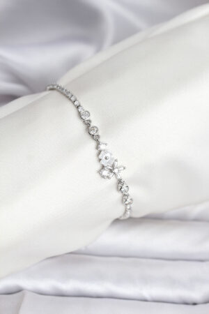 Çiçekli Model Zirkon Taşlı Gümüş Renk Su Yolu Kadın Bileklik