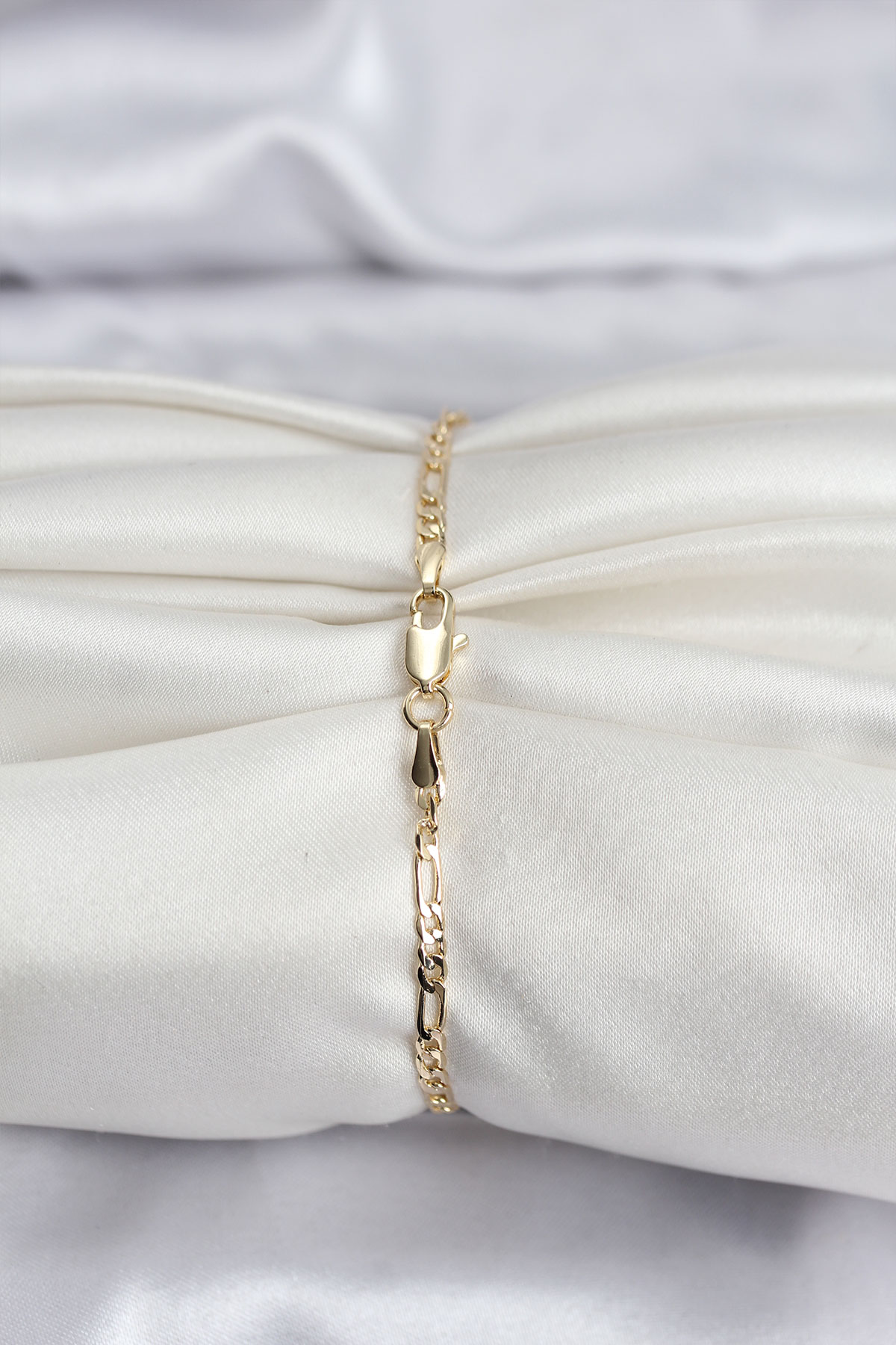 14K Gold Renk Kaplama Minimal Zincir Model CM Kadın Bileklik - Görsel 2