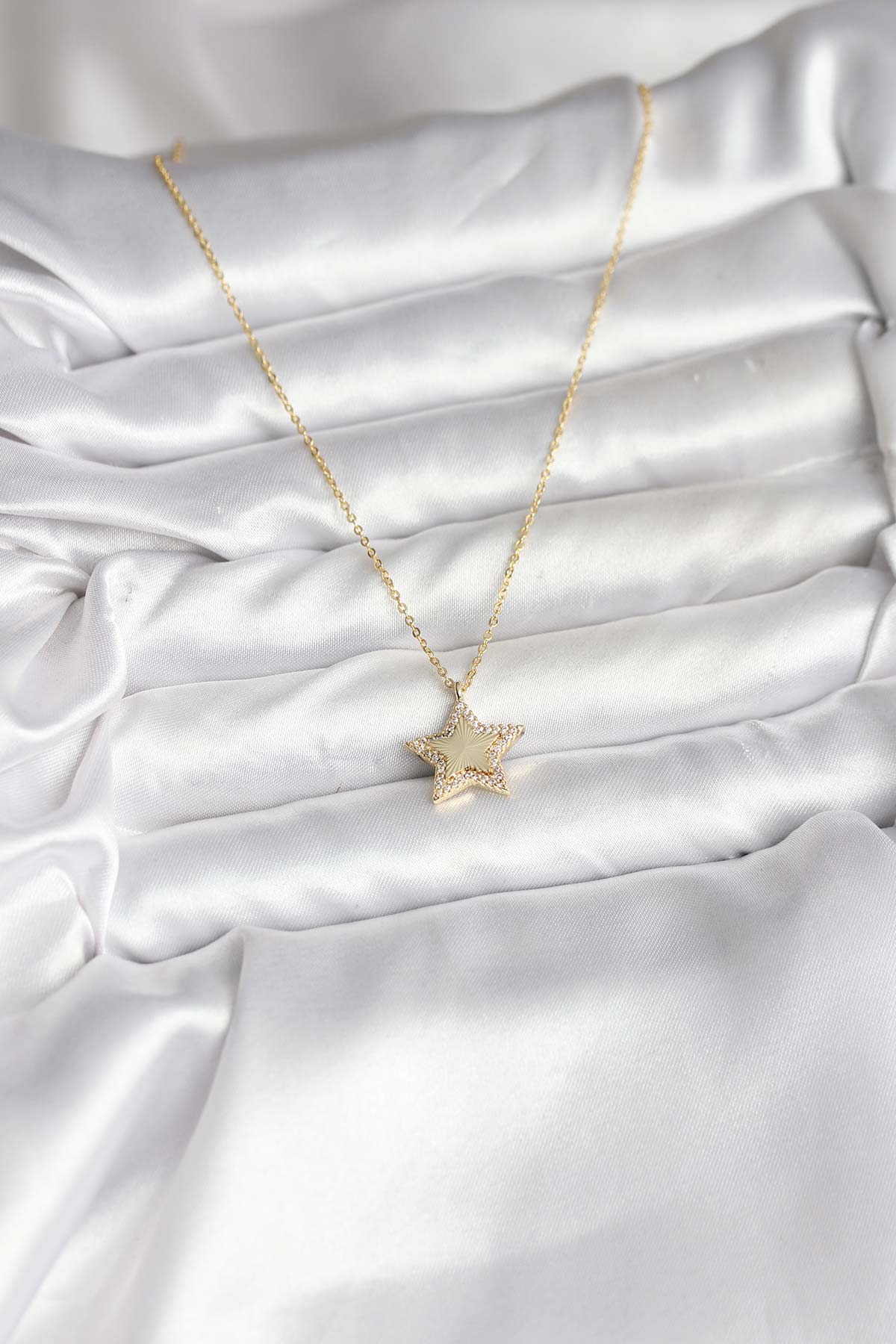 Pirinç Gold Renk Zincirli Yıldızlı Model Kadın Kolye - Görsel 2