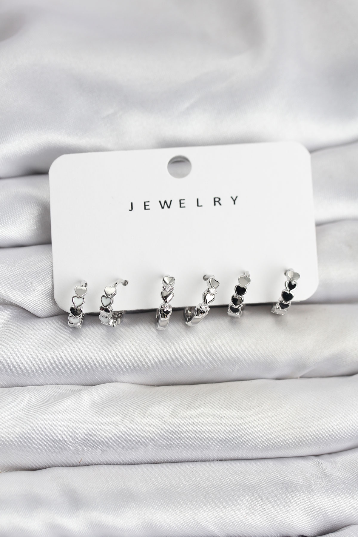 Gümüş Renk Pirinç Minimal Kalp Detaylı Kadın Küpe Seti